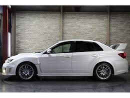 全国のスバルファンのみなさま！本格的パフォーマンスをリラックスして楽しめる大人のSTI。「WRX　STI　Aライン」入庫です！300PS！スバル車の走り・4WDの安定感と一度乗ったらやめられません♪