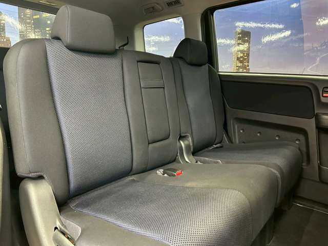車内もキレイで嫌な臭いもありません☆車内の臭い、汚れが気になる方は内装のスチームクリーナーも施工可能です♪