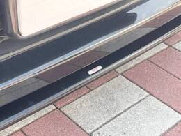 【STIエアロ】人気のSTIエアロを装備！クルマの外観がよりスタイリッシュになり、街中で存在感あふれる1台に♪将来買い替える時にもリセールに影響しやすく、価値ある人気の装備です！