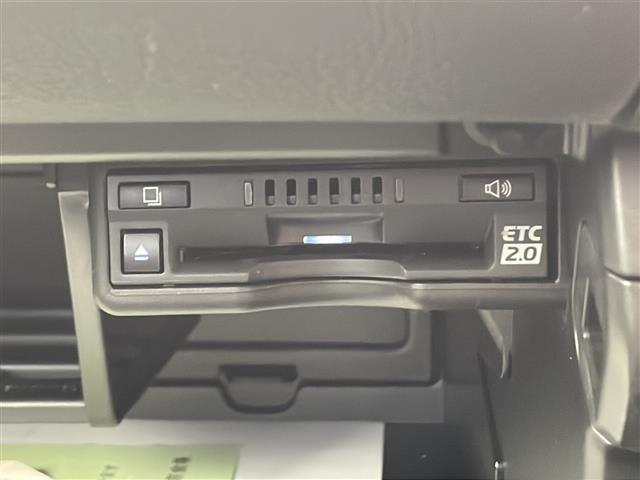 ◆【ETC】有料道路を利用する際に料金所で停止することなく通過できる、ETC車載器（ノンストップ自動料金収受システム機器）が装備されています。セットアップを行うことで利用可能になります。