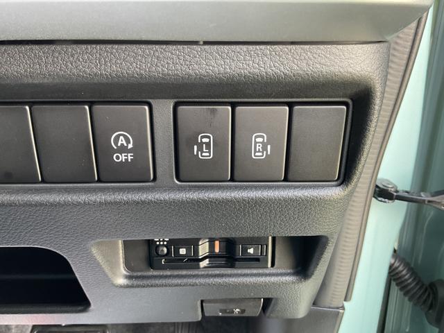 乗り降りに便利な後席両側電動スライドドアです