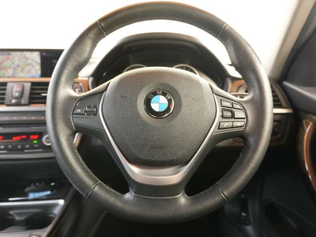 『法令12か月点検または24か月点検全車実施しております。指定工場、認証工場基準の交換対象バッテリー・ブレーキパット・オイル類・ACフィルター・ベルト・バルブ・タイヤ等。』安心整備です