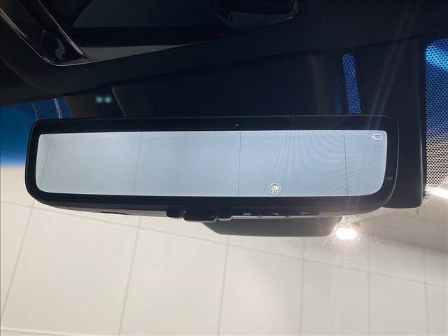 メーカーオプションの【デジタルインナーミラー】を装備！！後方の安全性も安心です！！