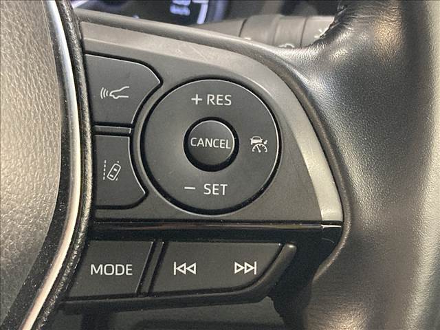 【レーダークルーズコントロールシステム】高速走行や、渋滞での走行時でも、先行車との車間を維持しながらの走行が可能☆