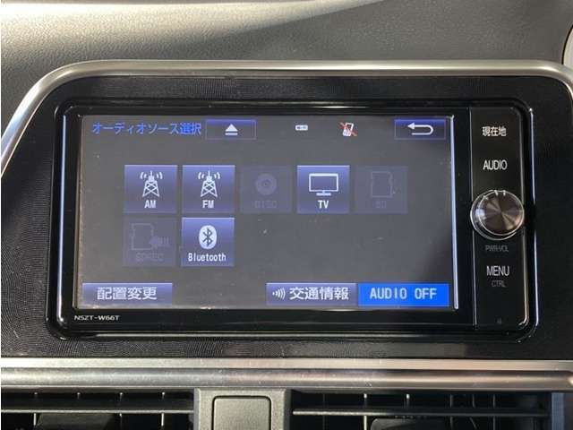 Bluetooth対応、CD/DVD再生機能付き。お好きな音楽を聴きながらのドライブは楽しいですよね～♪