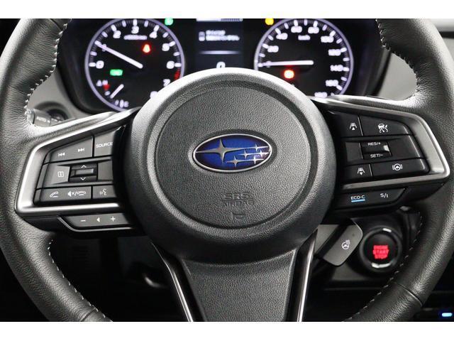 全車速追従クルーズコントロールの設定は、ステアリング内のスイッチで設定するだけ。簡単です。
