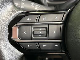 【ステアリングスイッチ】運転中、前方から目線をそらすことなく、オーディオ等の操作が可能な便利機能！安心＆快適なドライブを演出してくれます♪