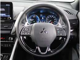 本革巻ステアリングホイール　ハンドルヒーター装備