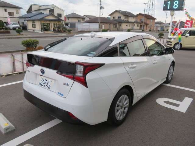 大場モーターの自社工場は指定工場なのでお車の鈑金や車検メンテナンスもおまかせ下さい！　万が一の場合もすぐに対応させて頂きます！