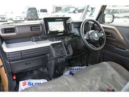 新車専門店カーズカフェの厳選8型大画面ナビ＆フルセグTV＆360度ドライブレコーダー＆バックカメラ＆ETC＆フロアマットを取付け済みでお渡しです！車両総額に全て込みですのでご予算も安心です！