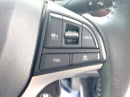 【マツダ・レーダークルーズコントロール】高速道路での長距離走行が楽に！自動で速度を保つクルーズコントロールが、衝突軽減システムと連携し、前方の車両を感知して車間を保つように速度調節してくれます！！