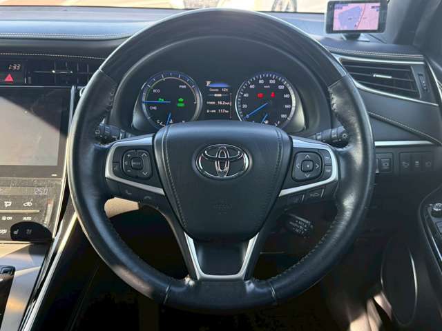 【ACC】一定速度での巡航はもちろん、前方の車両との距離を一定に保ちながら自動で加減速を行います。高速道路走行時には大変嬉しい機能です。