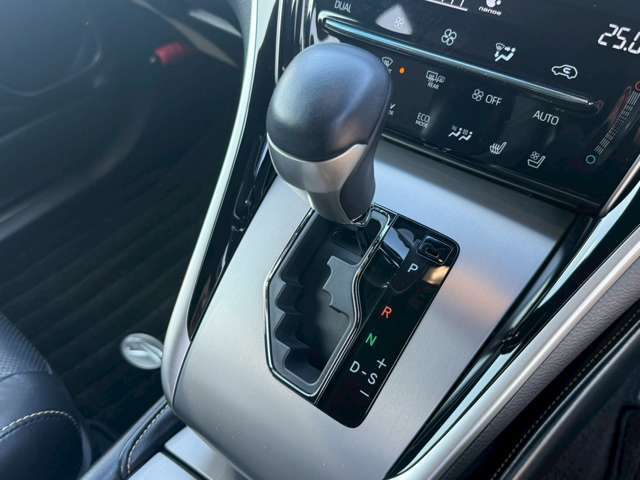 【シフトレバー】一目で分かる操作しやすい見た目と手になじむデザインです！