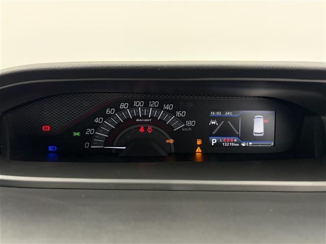 【スピードメーター】『スピードメーター』の画像になります。メーターがシンプルで見やすく運転しやすいですね！