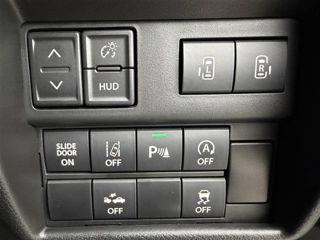 【運転席操作部】『運転席周辺の装備』の画像になります。快適なドライブを楽しむための機能が装備されています！運転席から触れるので使いやすいです！