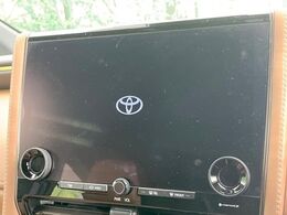 【14インチディスプレイオーディオ】画面内にオーディオ操作はもちろん、空調の調整機能なども盛り込んだ多機能なディスプレイオーディオです！スマートフォン連携はもちろん、車載ナビもお使いいただけます♪