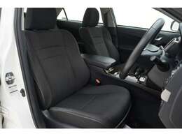 年式を感じさせない無い内装で御座います！マークxならではなシンプルな内装に仕上がっております！！