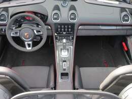 インテリアカラー：ブラック