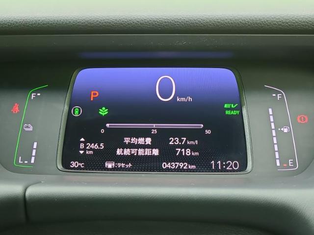 WECARSの展示場では実際に見て、触ってお車をお選びいただけます！知識の豊富な営業スタッフが様々なカーライフをご提案いたします！