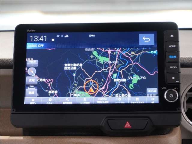 【ナビゲーション】起動までの速度と地図を検索する速度が最大の魅力。初めての道でも安心・快適なドライブをサポート出来ます。操作も簡単で、ストレスフリーなドライブを提供。
