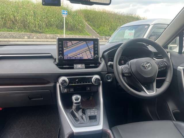 内装クリーニング済み！！レザーシート！！ナビTV！！ETC！！スマートキー！！プッシュスタート！！ドラレコ！！