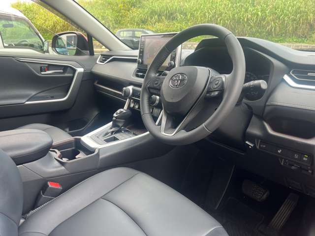 内装クリーニング済み！！レザーシート！！ナビTV！！ETC！！スマートキー！！プッシュスタート！！ドラレコ！！