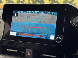【バックカメラ】駐車時に後方がリアルタイム映像で確認できます。大型商業施設や立体駐車場での駐車時や、夜間のバック時に大活躍！運転スキルに関わらず、今や必須となった装備のひとつです！