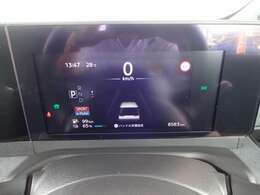 メーターになります。外気温度計や平均燃費等様々な情報を表示致します。