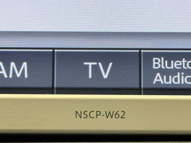 TVが見れるチューナーを装備しています。　新しい車でも付いていないことで、TVが見れない事も多々あるので要チェックです。