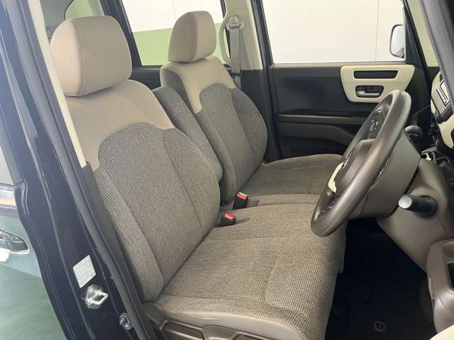 車を運転する際には運転席の存在は欠かせません。しっかりチェックしたいポイントですね。