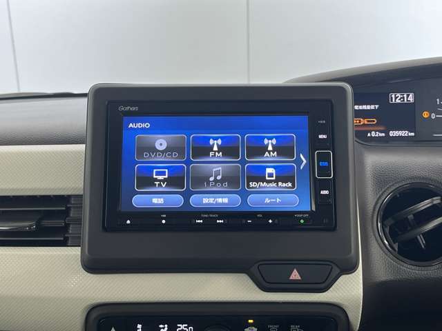 純正SDナビ（VXM-224VFi）を装着しています。Bluetooth（ブルートゥース接続）・USB接続/CD再生/フルセグ視聴など使用できます。