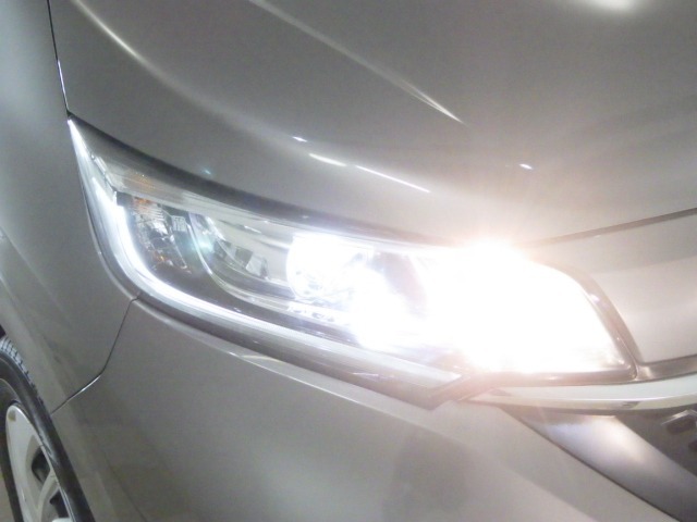 LEDヘッドライト！省電力で明るく遠くまで照らし、夜道や雨天時などの安心感を高めます☆点灯の瞬間から光量を放つLEDの特性により、トンネルへの進入直後などでも安心感のある視界を提供します！