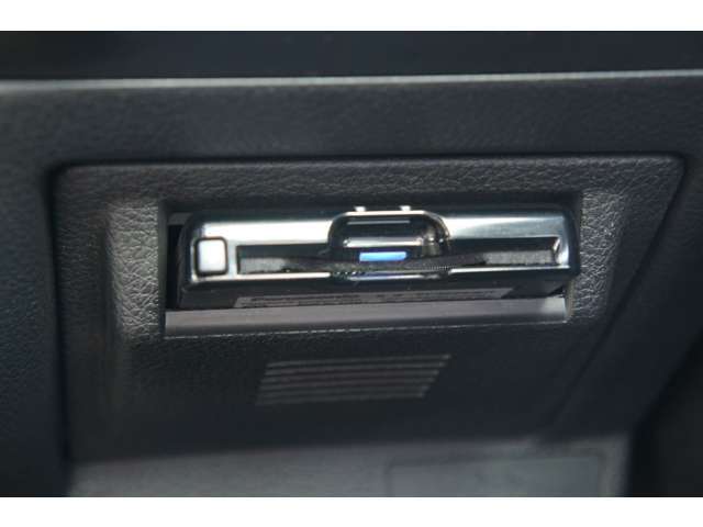 中古車は、ご購入後が勝負となってくると考えております！購入価格ももちろん、ご購入後も極力費用を抑えて頂けるように、納車前の点検整備は、全車実施してからのお渡しとなっております！