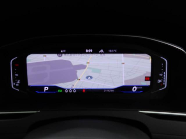 デジタルメータークラスター【Digital Cockpit Pro】付き車両。メーター内にナビゲーションが表示されます。