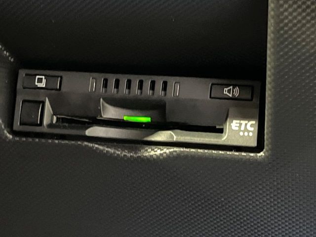 【ETC】高速道路の料金所をストレスなく通過！話題のスポットやサービスエリアに多い「スマートIC」利用時は必須のアイテムです。当店でセットアップを実施、ご納車当日からすぐにご利用いただけます！