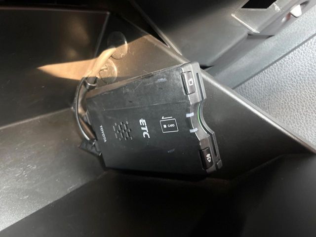 【ETC】高速道路の料金所をストレスなく通過！話題のスポットやサービスエリアに多い「スマートIC」利用時は必須のアイテムです。当店でセットアップを実施、ご納車当日からすぐにご利用いただけます！