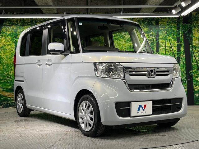 大好評のボディコーティング「弾スプラッシュコート」もご納車までに施工可能。通常のガラスコートと異なる、耐久年数6年の無機質ガラスコーティングが、ボディをキレイな状態に保ってくれます。