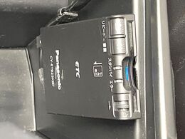 【ETC】高速道路の料金所をストレスなく通過！話題のスポットやサービスエリアに多い「スマートIC」利用時は必須のアイテムです。当店でセットアップを実施、ご納車当日からすぐにご利用いただけます！