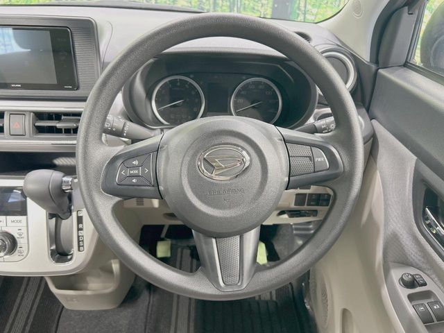 【ステアリングスイッチ】運転中、前方から目線をそらすことなく、オーディオ等の操作が可能な便利機能！安心＆快適なドライブを演出してくれます♪
