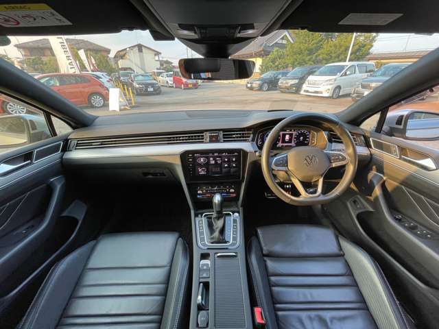 LIBERALAでは【BMW・Audi・M.BENZ】のドイツ御三家を中心とした様々な輸入車の試乗が可能です。各メーカーの違いを五感で較べてください。新しい驚きと発見をお届け致します。