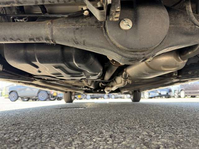 自社陸運局認証工場＆指定工場完備！国家資格車検検査員資格を持った整備士による整備。ステレオ・エアコン等走行に関係の無い所も不具合箇所が有れば修理してご納車致します☆