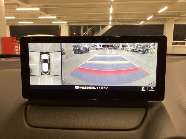 狭い場所での駐車やすれ違いなどでより的確な運転操作に役立つ360°ビューモニターが装備されています♪