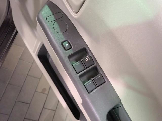 ★車両検索、有難うございます♪お問い合わせはポイント5亀山店専用フリーダイヤルまで（携帯可）♪三重県最大級のホンダディーラーネットワーク総展示台数1000台以上！買取・下取もお任せください♪
