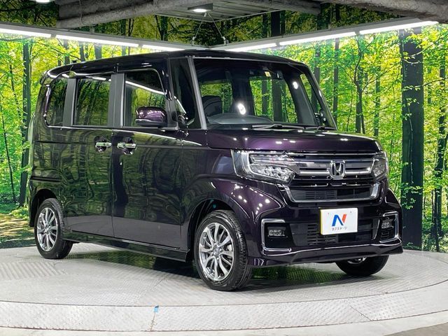 大好評のボディコーティング「弾スプラッシュコート」もご納車までに施工可能。通常のガラスコートと異なる、耐久年数6年の無機質ガラスコーティングが、ボディをキレイな状態に保ってくれます。
