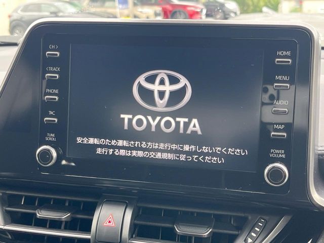 【ナビ機能付き8型ディスプレイオーディオ】ナビ機能搭載の他、お持ちのスマートフォンと連携して、ナビやbluetoothでの音楽再生が可能です♪デザインはもちろん操作性も良好！