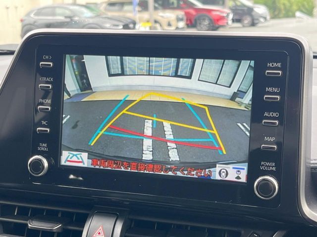 【パノラミックビューモニター】専用のカメラにより、上から見下ろしたような視点で360度クルマの周囲を確認することができます☆死角部分も確認しやすく、狭い場所での切り返しや駐車もスムーズに行えます。