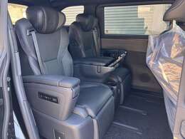 納車前には内装・外装綺麗にさせて頂きます！ぜひ現車確認をお願いいたします！お電話は072-284-8233まで！