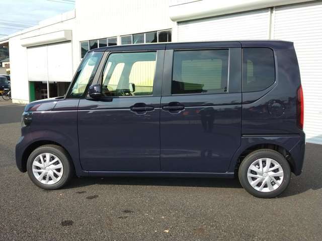 【保険】自動車保険のスペシャリストがお客様の立場になってお客様に最適な自動車保険のご提案や万が一の時の事故対応にあたりますので、ご安心ください。