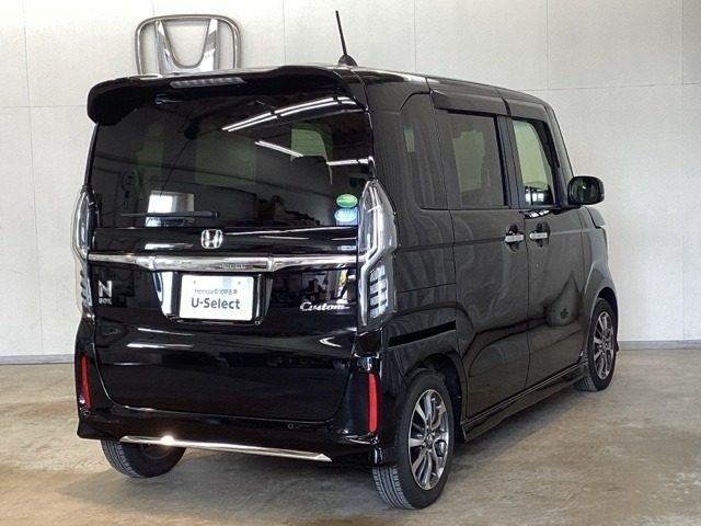 【Honda認定中古車 U-Select】　は3つの安心をお約束します。　1　Hondaのプロが整備した安心。 2　第三者機関がチェックした安心。　3　購入後もHondaが保証する安心。