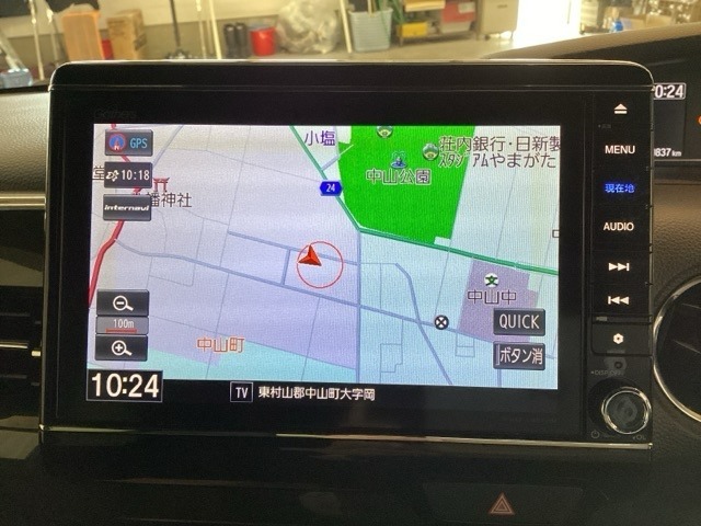 ナビゲーションはフルセグTV、インターナビ対応のGathers純正メモリーナビを搭載しています。Bluetoothオーディオ機能がありますので、スマートフォンなどの音楽も再生できます。